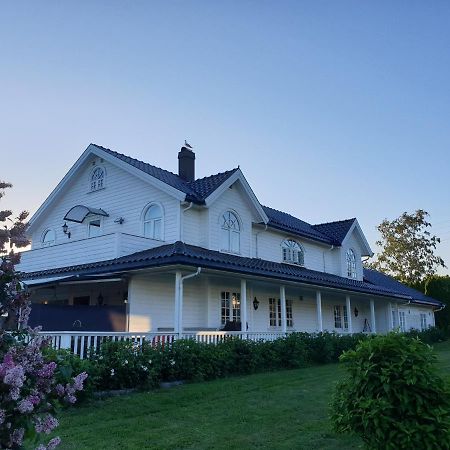 Beach Front Villa In Tonsberg Norway Only July 20-25 Bagian luar foto