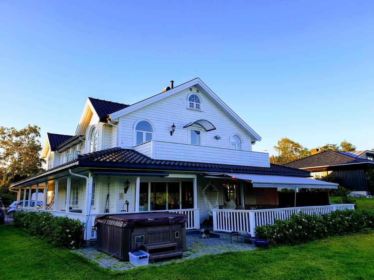 Beach Front Villa In Tonsberg Norway Only July 20-25 Bagian luar foto